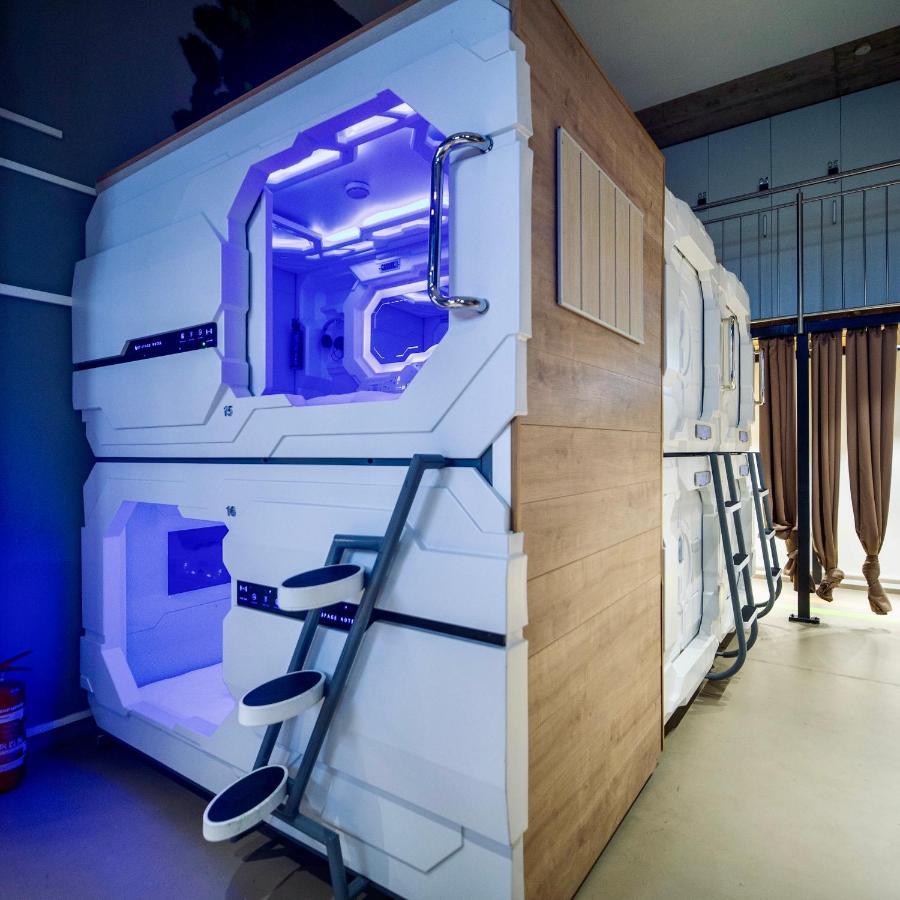 Spacehotel Карлсруе Екстер'єр фото