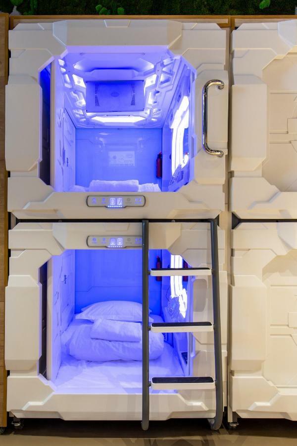Spacehotel Карлсруе Екстер'єр фото
